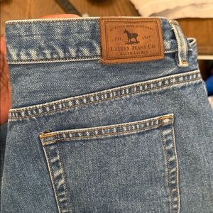 Lauren Jeans Co Levi's Relaxed Fit Blue Jean Capri. Size 12